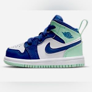 Jordan 1 MID toddler 6c in box